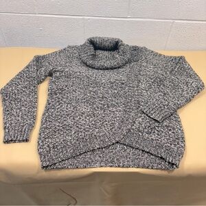 Northern reflections, black and gray blended knitted sweater​​​​​​​